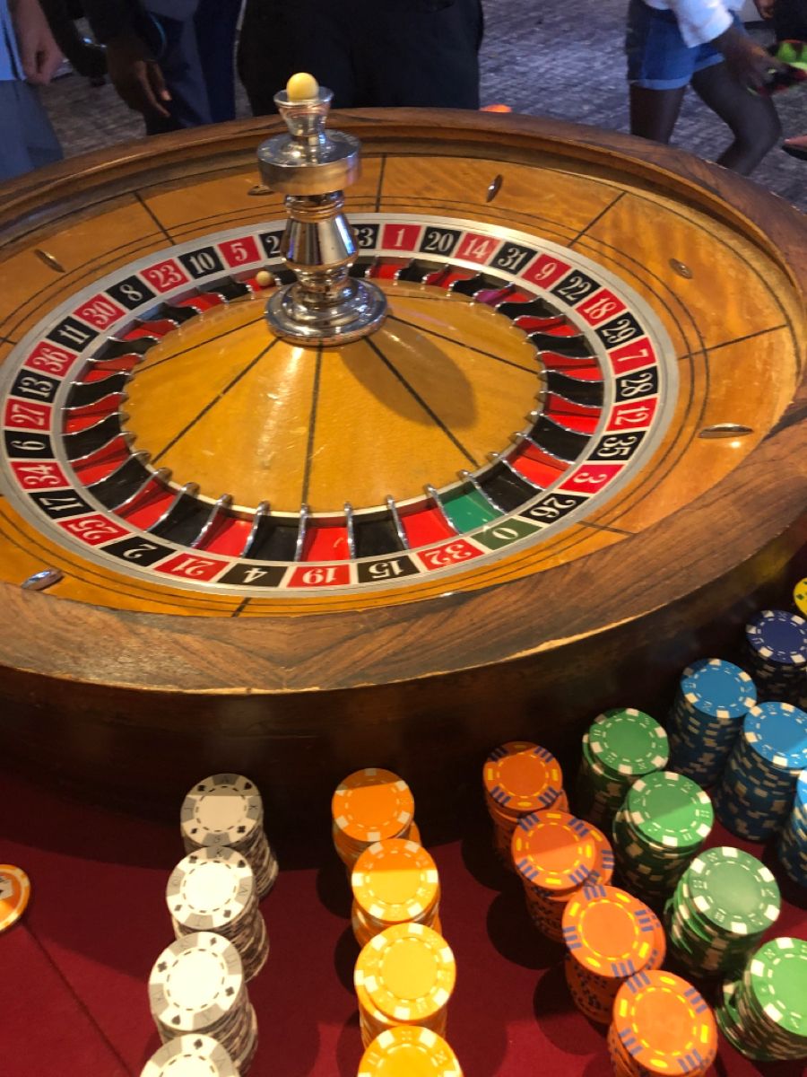 247 Slots کھلاڑیوں کے لیے لائیو کیسینو سیکشن